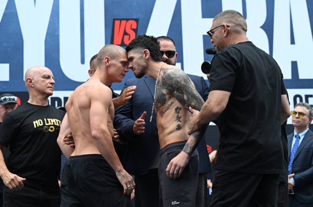 BOXING TSZYU ZERAFA WEIGH-IN, Boxers Nikita Tszyu (left) and Michael Zerafa (right) are seen facing off during‹ a Weigh-in before their bout for the WBO International Middleweight Title in King George Square‹, Brisbane, Thursday, January 15, 2026. ( NO ARCHIVING BRISBANE QUEENSLAND AUSTRALIA  Copyright: xDARRENxENGLANDx 20260115193795599523
