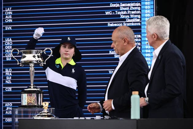 TENNIS AUSTRALIAN OPEN DRAW, A ball kid draws a women™s singles player Australian Open referee Wayne McKewen (centre) and Tennis Australia CEO Craig Tiley (left) during the draw for the 2026 Australian Open tennis tournament, at Melbourne Park, Melbourne, Thursday, January 15, 2025. ( NO ARCHIVING, EDITORIAL USE ONLY MELBOURNE VICTORIA AUSTRALIA  Copyright: xJOELxCARRETTx 20260115117136819062