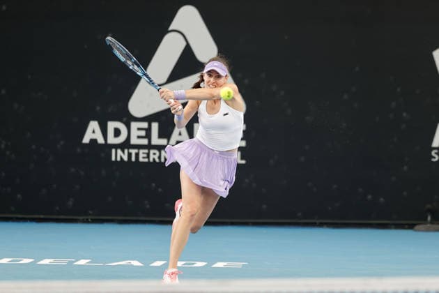 January 15, 2026, Adelaide, South Australia, Australia: KIMBERLY BIRRELL of Australia in action during her quarter final win over J. Cristian of Romania 5:7, 6:1, 7:5, during the 2026 Adelaide International Tennis Tournament Adelaide Australia - ZUMAw216 20260115_zsp_w216_023 Copyright: xMarkxWilloughbyx