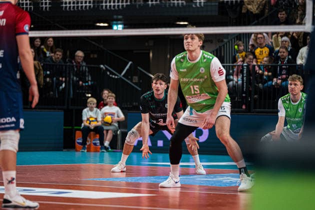 Volleyball I Herren I Saison 2025-2026 I Bundesliga I SVG Lüneburg - TSV Haching München I 14.01.2026 Moritz Eckardt (3, TSV Haching München) steht bereit zur Annahme Copyright: xLobeca Björn-OlexKehmx