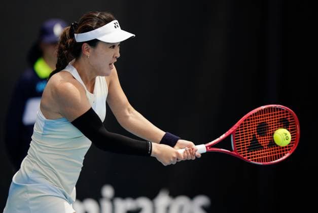(260115) -- MELBOURNE, Jan. 15, 2026 -- Zhu Lin of China hits a return during the women s singles qualifying final round match against Marina Stakusic of Canada at Australian Open tennis tournament in Melbourne, Australia, Jan. 15, 2026. (Photo by Xinhua) (SP)AUSTRALIA-MELBOURNE-TENNIS-AUSTRALIAN OPEN-WOMEN S SINGLES-QUALIFYING WangxShen 