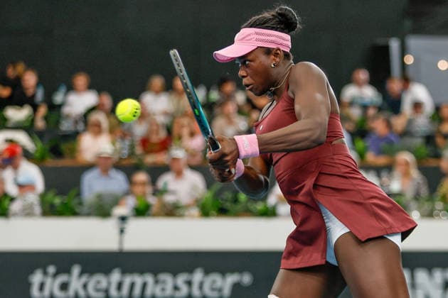 January 15, 2026, Adelaide, South Australia, Australia: VICTORIA MBOKO of Canada in action in her quarter final win over M. KEYS of USA 6:4, 4:6, 6:2, during the 2026 Adelaide International Tennis Tournament Adelaide Australia - ZUMAw216 20260115_zsp_w216_079 Copyright: xMarkxWilloughbyx