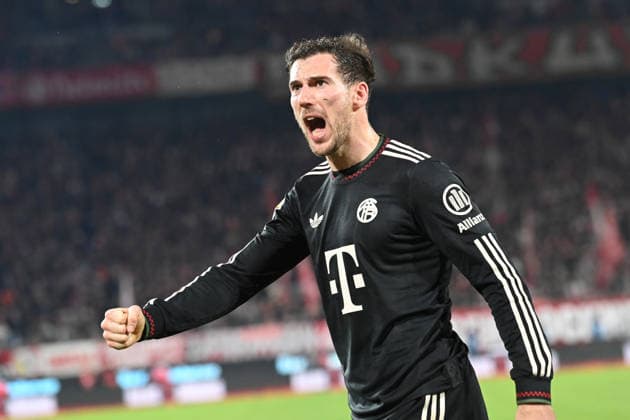Leon GORETZKA (M) jubelt nach dem Tor zum 1-3 durch Lennart KARL (M) jubelnd, Jubel, Begeisterung, Freude, Emotion Fussball 1. Bundesliga, 17.Spieltag, matchday17, 1. FC Koeln (K) - FC Bayern Muenchen (M) 1-3 am 14.01.2026 in Koeln Deutschland. DFL regulations prohibit any use of photographs as image sequences and or quasi-video Â *** Leon GORETZKA M cheers after the goal for 1 3 by Lennart KARL M jubilant, jubilation, enthusiasm, joy, emotion Football 1 Bundesliga, 17 Matchday, matchday17, 1 FC Koeln K FC Bayern Muenchen M 1 3 on 14 01 2026 in Koeln Germany DFL regulations prohibit any use of photographs as image sequences and or quasi video Â