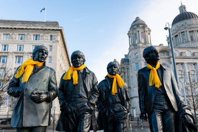 Tour de France 2027 Grand DÃ part Picture by Alex Whitehead SWpix.com - 15 01 2026 - Cycling - Tour de France 2027 Grand DÃ part - Liverpool Pier Head, Liverpool, England - The Beatles statue adorned with yellow scarves at the Pier Head on Liverpool™s waterfront. The Grand Depart of the Tour de France 2027 and The Grand Depart of the Tour de France Femmes avec Zwift 2027. Both Races will start in the United Kingdom and visit Scotland, Wales and England - ALL IMAGES www.SWpix.com ( Photography Hub Ltd ) from the SWpix.com photography archive - MANDATORY BYLINE PHOTO CREDIT to Photographers Name SWpix.com LeTourGB (strictly editorial use only - contact for commercial - simon@swpix.com) Liverpool Pier Head Liverpool England Copyright: x xSWpix.comx(t axPhotographyxHubxLtd)xAlexxWhitehead SWpix.comx SWP-3030-12275