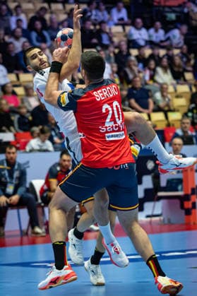 HERNING, DENMARK - JANUARY 15: Uros Kojadinovic (Serbia, 15) against Abel Serdio Guntin (Spain, 20) during the EHF EURO 2026 match between Germany vs Austria at Jyske Bank Boxen Arena on matchday 1 of the Group Matches Group A on January 15, 2026 in Herning, Denmark. Midtjylland Denmark Copyright: xMarioxM.xKobergx