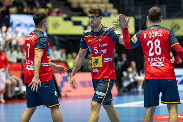 HERNING, DENMARK - JANUARY 15: celebration goal celebration team Spain during the EHF EURO 2026 match between Spain vs Serbia at Jyske Bank Boxen Arena on matchday 1 of the Group Matches Group A on January 15, 2026 in Herning, Denmark. Midtjylland Denmark Copyright: xMarioxM.xKobergx