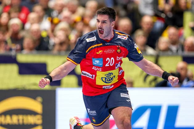 15.01.2026, Handball, Men s EHF EURO 2026, Spanien - Serbien, Jyske Bank Boxen in Herning, Dänemark, Preliminary Round: Abel Serdio Guntin (Espania 20) jubelnd Dänemark