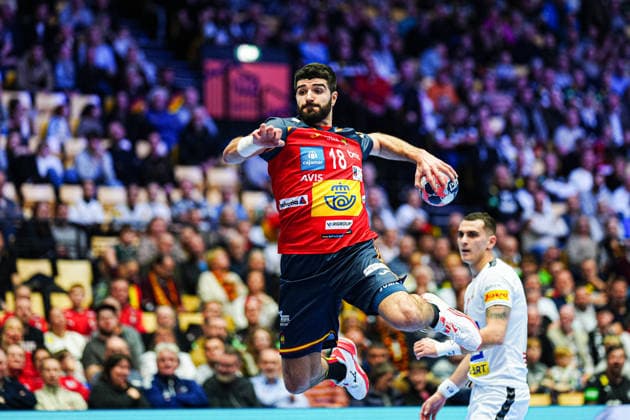 Wurf Tor Imanol Garciandia (Spanien, 18) DEN, Spanien vs. Serbien, Handball, EHF Europameisterschaft 2026, Gruppe A, Spieltag 1, 15.01.2026 DEN, Spanien vs. Serbien, Handball, EHF Europameisterschaft 2026, Gruppe A, Spieltag 1, 15.01.2026 Herning Copyright: xEibner-Pressefoto MarcelxvonxFehrnx EP_MFN