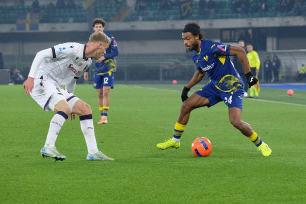 Antoine Bernede of Hellas Verona FC is in action during the soccer match between Hellas Verona FC and Bologna FC, MD16 of Serie A Enilive Italian soccer championship 2025 2026 at Marcantonio Bentegodi Stadium on January 15, 2026, Verona, Italy.  Copyright: xRobertoxTommasini IPAxSportx xipa-agency.netx xx IPA_70106853 IPA_Agency_IPA70106853