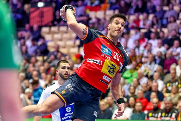 15.01.2026, Handball, Men s EHF EURO 2026, Spanien - Serbien, Jyske Bank Boxen in Herning, Dänemark, Preliminary Round: Abel Serdio Guntin (Espania 20) Dänemark