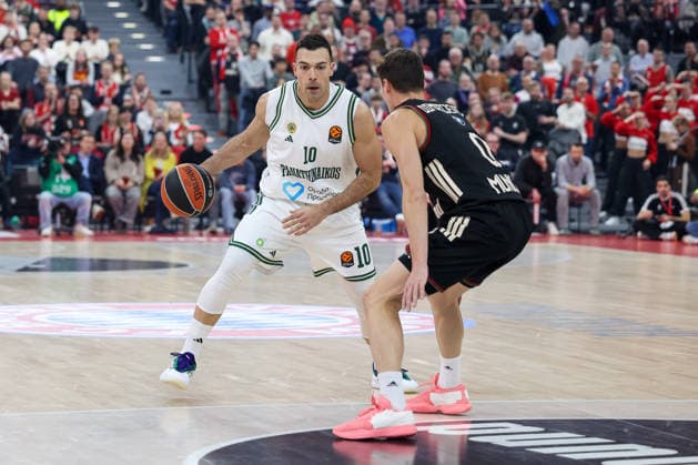 Kostas Sloukas (Panathinaikos AKTOR Athen, 10) mit Nenad Dimitrijevic (FC Bayern Basketball, 00), GER, FC Bayern Basketball vs. Panathinaikos AKTOR Athen, Basketball, Euroleague, 22. Spieltag, Saison 2025 2026, 15.01.2026, GER, FC Bayern Basketball vs. Panathinaikos AKTOR Athen, Basketball, Euroleague, 22. Spieltag, Saison 2025 2026, 15.01.2026 Muenchen Copyright: xEibner-Pressefoto JennixMaulx EP_JML