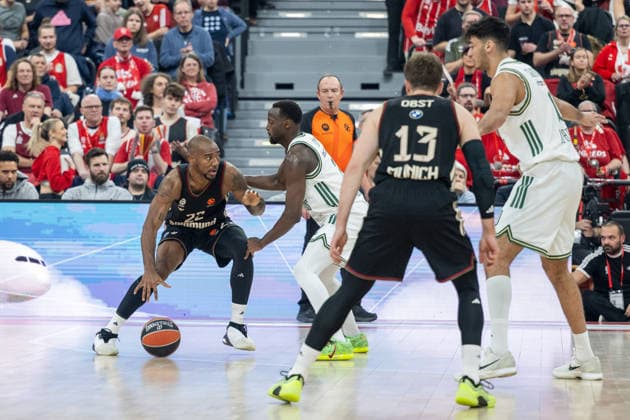 Isiaha Mike 22 (FC Bayern Basketball), FC Bayern Basketball vs. Panathinaikos Aktor Athen, EuroLeague 22. Spieltag, 15.01.2026 Muenchen Bayern Deutschland