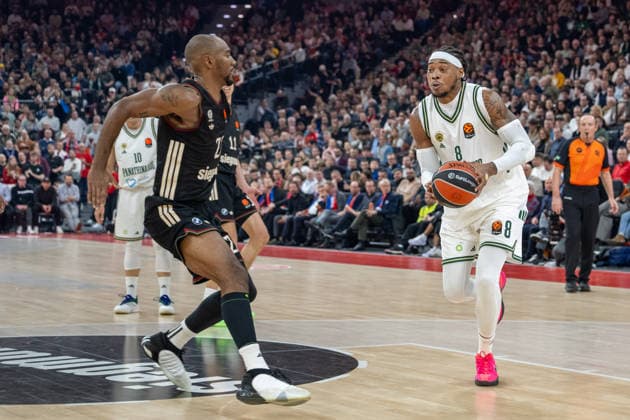 Isiaha Mike 22 (FC Bayern Basketball), Richaun Holmes 8 (Panathinaikos Aktor Athen), FC Bayern Basketball vs. Panathinaikos Aktor Athen, EuroLeague 22. Spieltag, 15.01.2026 Muenchen Bayern Deutschland