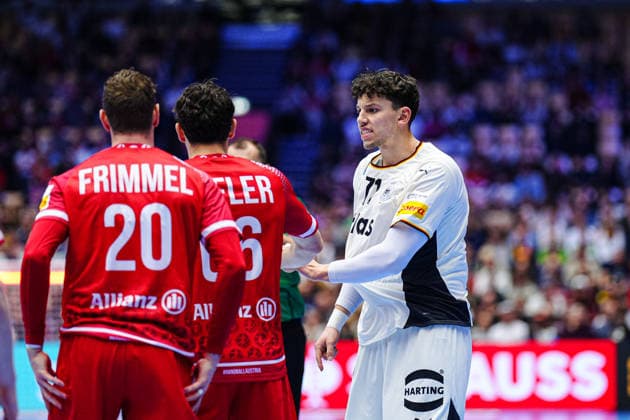 Aerger zwischen Elias Kofler (Oesterreich, 66) und Marko Grgic (Deutschland, 71) DEN, Deutschland vs. Oesterreich, Handball, EHF Europameisterschaft 2026, Gruppe A, Spieltag 1, 15.01.2026 DEN, Deutschland vs. Oesterreich, Handball, EHF Europameisterschaft 2026, Gruppe A, Spieltag 1, 15.01.2026 Herning Copyright: xEibner-Pressefoto MarcelxvonxFehrnx EP_MFN