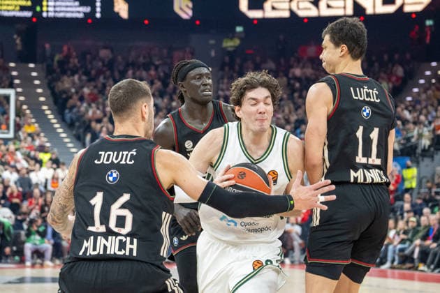 Stefan Jovic 16 (FC Bayern Basketball), Cedi Osman 6 (Panathinaikos Aktor Athen), Vladimir Lucic 11 (FC Bayern Basketball), FC Bayern Basketball vs. Panathinaikos Aktor Athen, EuroLeague 22. Spieltag, 15.01.2026 Muenchen Bayern Deutschland