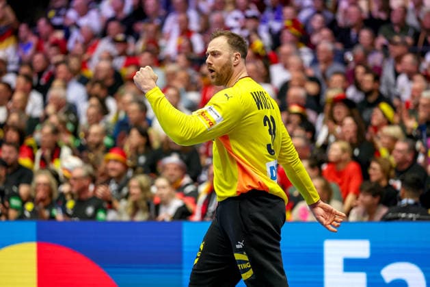 15.01.2026, Handball, Men s EHF EURO 2026, Deutschland - Östereich, Jyske Bank Boxen in Herning, Dänemark, Preliminary Round: Andreas Wolff (Germany 33) jubelnd Dänemark