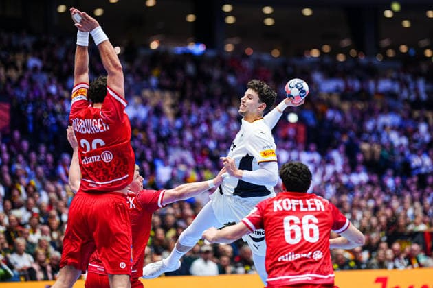 Wurf Tor Marko Grgic (Deutschland, 71) DEN, Deutschland vs. Oesterreich, Handball, EHF Europameisterschaft 2026, Gruppe A, Spieltag 1, 15.01.2026 DEN, Deutschland vs. Oesterreich, Handball, EHF Europameisterschaft 2026, Gruppe A, Spieltag 1, 15.01.2026 Herning Copyright: xEibner-Pressefoto MarcelxvonxFehrnx EP_MFN