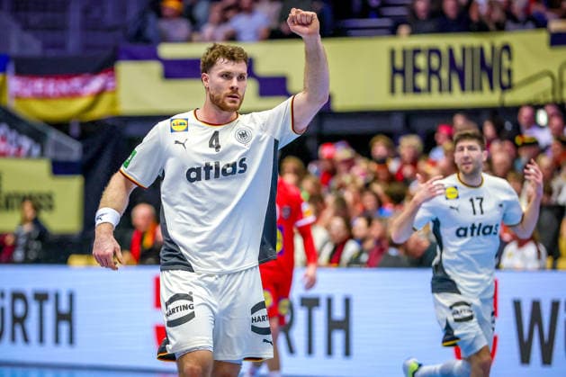 15.01.2026, Handball, Men s EHF EURO 2026, Deutschland - Östereich, Jyske Bank Boxen in Herning, Dänemark, Preliminary Round: Johannes Golla (Germany 04) jubelnd Dänemark
