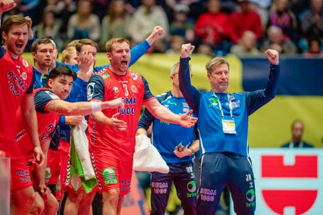 European Handball Championship, Norway Ukraine Fornebu 20260115 Norway s Simen Lyse, Vetle Eck Aga and national team manager Jonas Wille during the European Handball Championship between Norway and Ukraine in Unity Arena Photo Stian Lysberg Solum NTB Fornebu Norway EDITORIAL USE ONLY RESTRICTED USE FOR BETTING COMPANIES  Copyright: xStianxLysbergxSolumx xNTBx