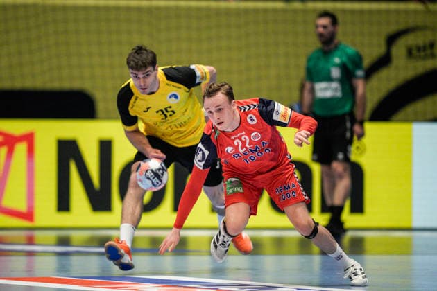 European Handball Championship, Norway Ukraine Baerum 20260115 Norway s Tobias Grondahl and Ukraine s Taras Minotskyi during the European Championship handball match between Norway and Ukraine in Unity arena Photo Stian Lysberg Solum NTB Baerum Norway EDITORIAL USE ONLY RESTRICTED USE FOR BETTING COMPANIES  Copyright: xStianxLysbergxSolumx xNTBx
