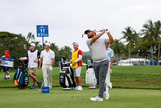 January 15, 2026, Honolulu, Hawaii, USA: JOHN JJ SPAUN tees off from the 11th tee box during Round 1 of the 2026 Sony Open in Honolulu, Hawaii on January 15, 2026. Honolulu USA - ZUMAm310 20260115_zsp_m310_006 Copyright: xElliotxMilesx