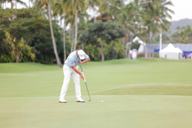 January 15, 2026, Honolulu, Hawaii, USA: ADAM SCOTT putts on the 10th green during Round 1 of the 2026 Sony Open in Honolulu, Hawaii on January 15, 2026. Honolulu USA - ZUMAm310 20260115_zsp_m310_005 Copyright: xElliotxMilesx