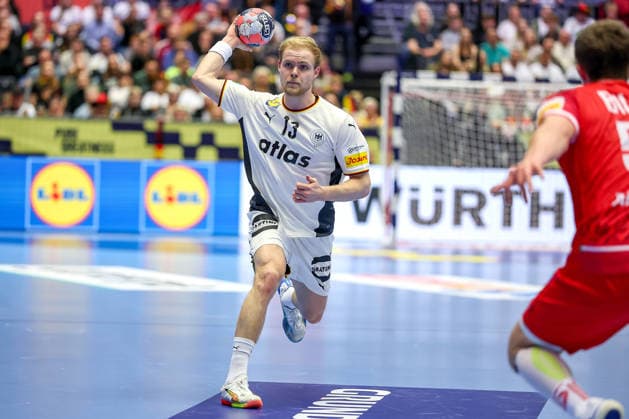 15.01.2026, Handball, Men s EHF EURO 2026, Deutschland - Östereich, Jyske Bank Boxen in Herning, Dänemark, Preliminary Round: Matthes Langhoff (Germany 13) Dänemark