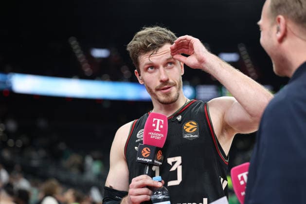 Andreas Obst (FC Bayern Basketball, 13) beim Interview nach dem Spiel, GER, FC Bayern Basketball vs. Panathinaikos AKTOR Athen, Basketball, Euroleague, 22. Spieltag, Saison 2025 2026, 15.01.2026, GER, FC Bayern Basketball vs. Panathinaikos AKTOR Athen, Basketball, Euroleague, 22. Spieltag, Saison 2025 2026, 15.01.2026 Muenchen Copyright: xEibner-Pressefoto JennixMaulx EP_JML