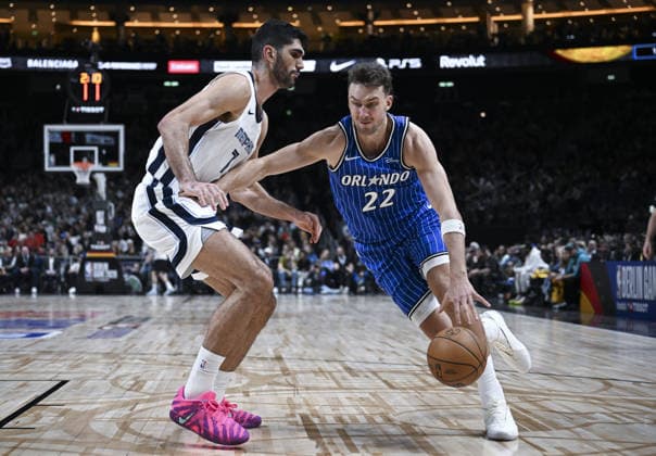 Orlando Magic v Memphis Grizzlies - NBA, Basketball Herren, USA Berlin 2026 BERLIN, GERMANY - JANUARY 15: Franz Wagner (22) of Orlando Magic competes for the ball during NBA Berlin 2026 match between Orlando Magic and Memphis Grizzlies at Uber Arena in Berlin, Germany on January 15, 2026. Halil Sagirkaya Anadolu Berlin Germany. Editorial use only. Please get in touch for any other usage.  Copyright: x2026xAnadoluxHalilxSagirkayax