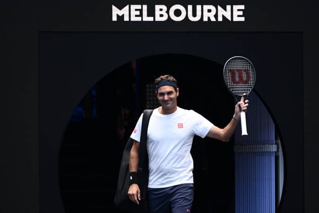 TENNIS AUSTRALIAN OPEN, Former Australian Open champion Roger Federer arrives for a practice session with Casper Ruud of Norway ahead of the Australian Open tennis tournament at Melbourne Park in Melbourne, Friday, January 16, 2026. ( NO ARCHIVING, EDITORIAL USE ONLY MELBOURNE VICTORIA AUSTRALIA  Copyright: xJOELxCARRETTx 20260116116464393006