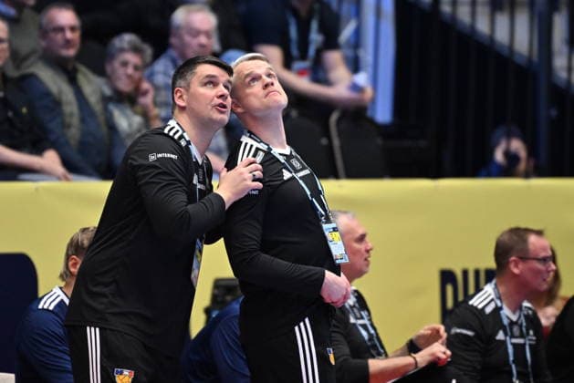 KRISTIANSTAD, SVERIGE 20260116 Iceland s coach Arnor Atlason and Snorri GuÃ°jonsson during the 2026 EHF European Men s Handball Championship (the EHF Euro 2026) match between Iceland and Italy at Kristianstad Arena, in Kristianstad, Sweden, on January 16, 2026. KRISTIANSTAD SVERIGE x50090x