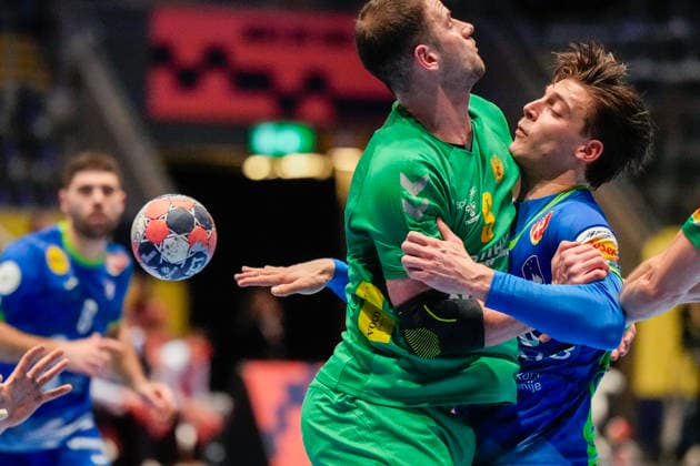 European Handball Championship, Slovenia Montenegro Baerum 20260116 Slovenia s Domen Makuc during the European Championship handball match between Slovenia and Montenegro in Unity arena Photo Cornelius Poppe NTB Baerum Norway EDITORIAL USE ONLY RESTRICTED USE FOR BETTING COMPANIES  Copyright: xCorneliusxPoppex xNTBx