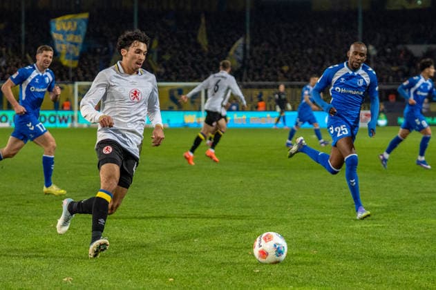 Deutschland, Fussball, 2. Bundesliga, Eintracht Braunschweig - 1. FC Magdeburg am 16.01. in Braunschweig (Eintracht-Stadion): Johan Gomez (Eintracht Braunschweig 44)