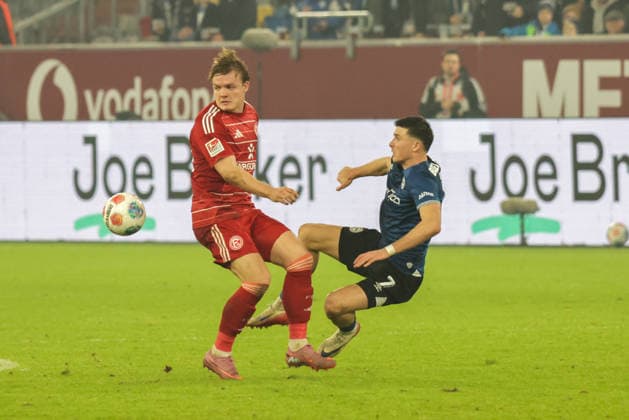 16.01.2026, xgrfx, Fussball 2.Bundesliga, Fortuna Duesseldorf - Arminia Bielefeld v.l. Christian Rasmussen (Fortuna Düsseldorf), Semir Telalovic (Arminia Bielefeld) (DFL DFB REGULATIONS PROHIBIT ANY USE OF PHOTOGRAPHS as IMAGE SEQUENCES and or QUASI-VIDEO) Duesseldorf