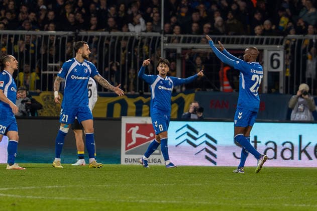Deutschland, Fussball, 2. Bundesliga, Eintracht Braunschweig - 1. FC Magdeburg am 16.01. in Braunschweig (Eintracht-Stadion): Torjubel 0:1 Mateusz Zukowski (1. FC Magdeburg 22) Baris Atik (1. FC Magdeburg 23) Silas Gnaka (1. FC Magdeburg 25)