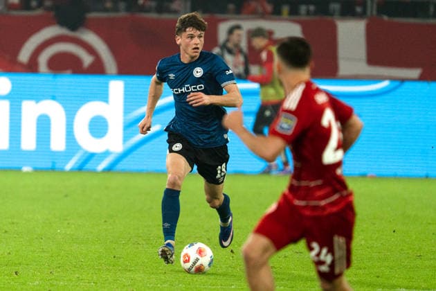 Deutschland: 2. Bundesliga 2025 26 Fortuna Düsseldorf vs. Arminia Bielefeld 18. Spieltag 16.01.2026 Merkur Spiel-Arena (Nordrhein-Westfalen) Maximilian Großer (Arminia Bielefeld, 19)