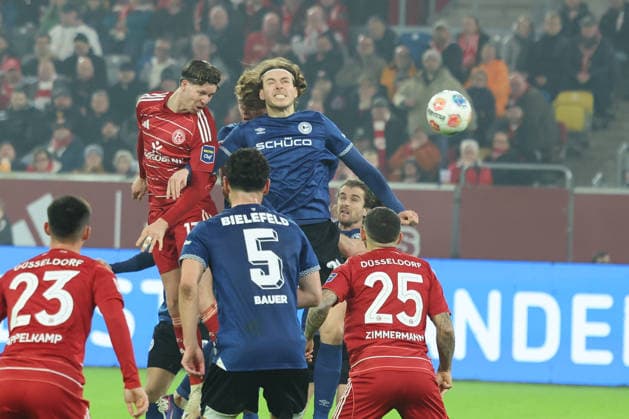 GER, 2. FBL. Fortuna Duesseldorf vs. Arminia Bielefeld 16.01.2026, Merkur Spiel-Arena, Duesseldorf, GER, 2. FBL. Fortuna Duesseldorf vs. Arminia Bielefeld , im Bild: 1:0 fuer Duesseldorf durch Cedric Itten (Fortuna Duesseldorf 13), Torjubel Jubel Jubellauf, mit Matthias Zimmermann (Fortuna Duesseldorf 25),
