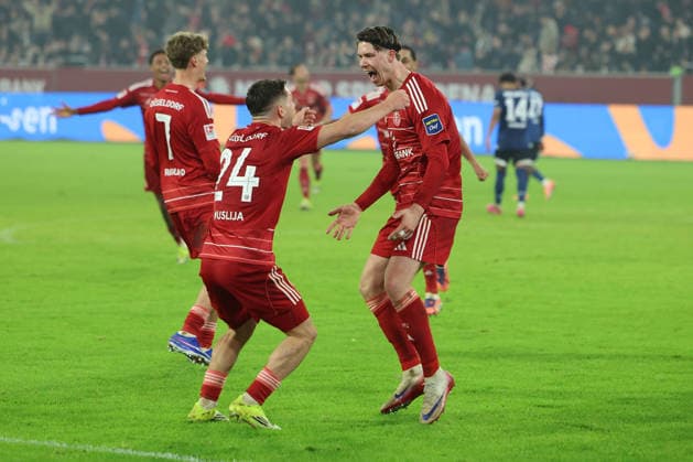 GER, 2. FBL. Fortuna Duesseldorf vs. Arminia Bielefeld 16.01.2026, Merkur Spiel-Arena, Duesseldorf, GER, 2. FBL. Fortuna Duesseldorf vs. Arminia Bielefeld , im Bild: 1:0 fuer Duesseldorf durch Cedric Itten (Fortuna Duesseldorf 13), Torjubel Jubel Jubellauf, mit Shinta Appelkamp (Fortuna Duesseldorf 23), Florent Muslija (Fortuna Duesseldorf 24),
