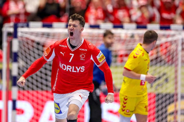 16.01.2026, Handball, Men s EHF EURO 2026, Dänemark - Nordmazedonien, Jyske Bank Boxen in Herning, Dänemark, Preliminary Round: Emil Jakobsen (Denmark 07) jubelnd Dänemark