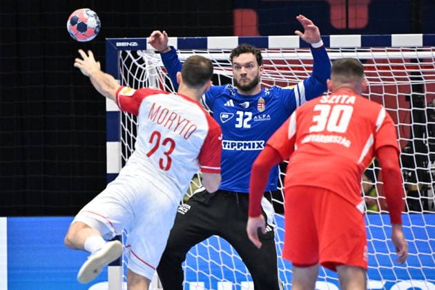 KRISTIANSTAD, SWEDEN 20260116 Hungary s goal keeper Kristof Palasics saves a penalty during the 2026 EHF European Men s Handball Championship (the EHF Euro 2026) match between Hungary and Poland at Kristianstad Arena, in Kristianstad, Sweden, on January 16, 2026. KRISTIANSTAD SWEDEN x50090x