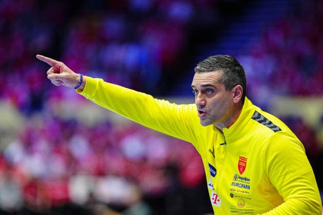 Kiril Lazarov (Nordmazedonien, Trainer) DEN, Daenemark vs. Nordmazedonien, Handball, EHF Europameisterschaft 2026, Gruppe B, Spieltag 1, 16.01.2026 DEN, Daenemark vs. Nordmazedonien, Handball, EHF Europameisterschaft 2026, Gruppe B, Spieltag 1, 16.01.2026 Herning *** Kiril Lazarov North Macedonia, Coach DEN, Denmark vs North Macedonia, Handball, EHF European Championship 2026, Group B, Matchday 1, 16 01 2026 DEN, Denmark vs North Macedonia, Handball, EHF European Championship 2026, Group B, Matchday 1, 16 01 2026 Herning Copyright: xEibner-Pressefoto MarcelxvonxFehrnx EP_MFN