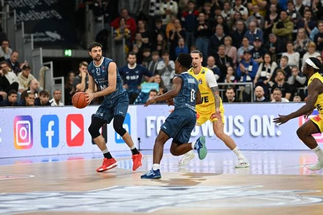RECORD DATE NOT STATED Spielaktion mit Mateo Seric (21; MLP Academics Heidelberg) und DJ Horne (0; MLP Academics Heidelberg) vor James Woodard (10; EWE Baskets Oldenburg) und Dakarai Tucker (7; EWE Baskets Oldenburg) Mateo Seric (21; MLP Academics Heidelberg) mit Ball in Aktion Copyright: xMichaelxGelhardtx