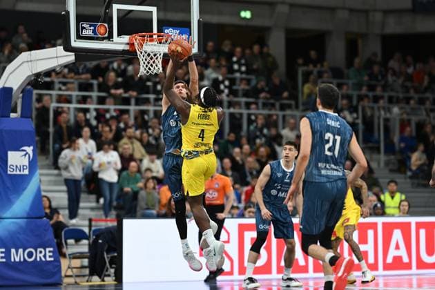 RECORD DATE NOT STATED Spielaktion mit Dusan Neskovic (7; MLP Academics Heidelberg), Mateo Seric (21; MLP Academics Heidelberg) und Brian Fobbs (4; EWE Baskets Oldenburg) Spielaktion mit Dusan Neskovic (7; MLP Academics Heidelberg) Copyright: xMichaelxGelhardtx