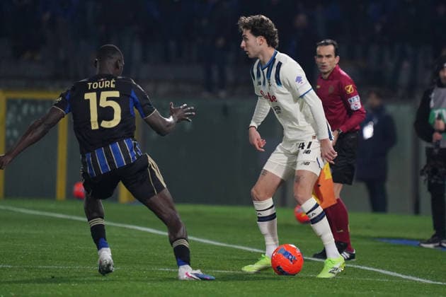 Atalanta s Isak Hien ....During the Serie A soccer match between Pisa and Atalanta at the Cetilar Arena Romeo Anconetani Stadium in Pisa; Center West Italy; Tuesday January 16; 2026 ; Soccer  Copyright: x AlessandroxLaxRoccax