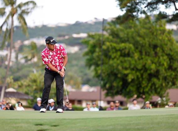 January 16, 2026, Honolulu, Hawaii, USA: HIDEKI MATSUYAMA putts on the 10th green during Round 2 of the 2026 Sony Open in Honolulu, Hawaii on January 16, 2026. Honolulu USA - ZUMAm310 20260116_zsp_m310_007 Copyright: xElliotxMilesx