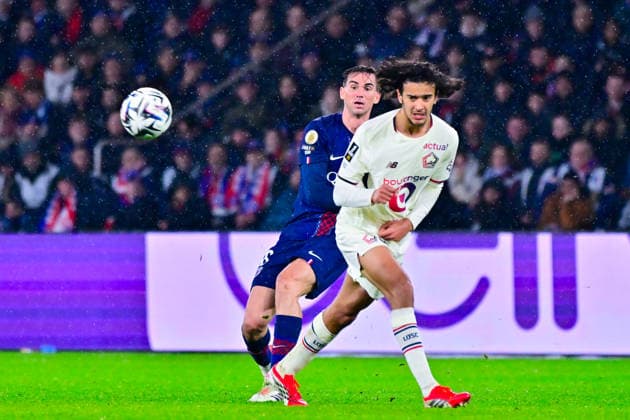 FOOTBALL : PSG vs Lille - Ligue1 - 16 01 2026 Fabian Ruiz ( 8 - PSG ) and Ayyoub BOUADDI ( 32 - Lille ) during the Ligue 1 match between Paris Saint Germain and Lille OSC at Parc Des Princes on January 16 , 2026 in Paris, France. ( Photo by Federico Pestelini PsnewZ ) - ParisFrance  Copyright: xFedericoxPestelinix