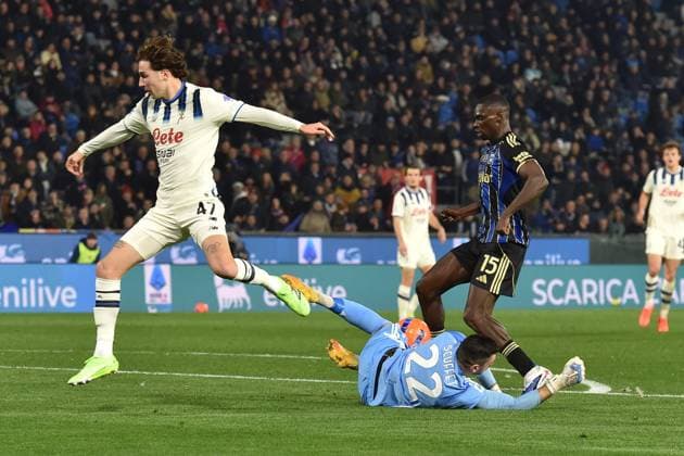 Simone Scuffet (Pisa) saves during Pisa SC vs Atalanta BC, Italian soccer Serie A match in Pisa, Italy, January 16 2026  Copyright: xGabrielexMasotti IPAxSportx xipa-agency.netx xx IPA_70148850 IPA_Agency_IPA70148850