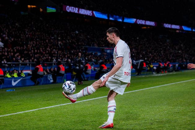Romain Perraud of LOSC during the Ligue 1 McDonald s match between Paris Saint-Germain and LOSC Lille at Parc des Princes Copyright: xPaulinexFiguetx xSPPx Sportspressphoto_SPR82188