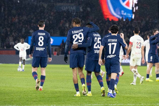L1 football match PSG v LOSC - Paris Paris Saint-Germain French forward 29 Bradley Barcola celebrates after scoring Paris Saint-Germain third goal during the French L1 football match between Paris Saint-Germain (PSG) and Lille LOSC at the Parc des Princes stadium in Paris on January 16, 2026. Photo by Raphael Lafargue ABACAPRESS.COM Paris France  Copyright: xLafarguexRaphael ABACAx
