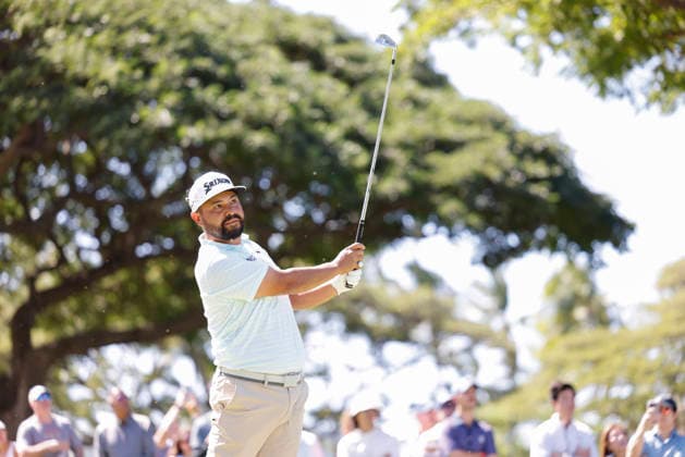 January 16, 2026, Honolulu, Hawaii, USA: JOHN JJ SPAUN tees off from the 4th during Round 2 of the 2026 Sony Open in Honolulu, Hawaii on January 16, 2026. Honolulu USA - ZUMAm310 20260116_zsp_m310_077 Copyright: xElliotxMilesx
